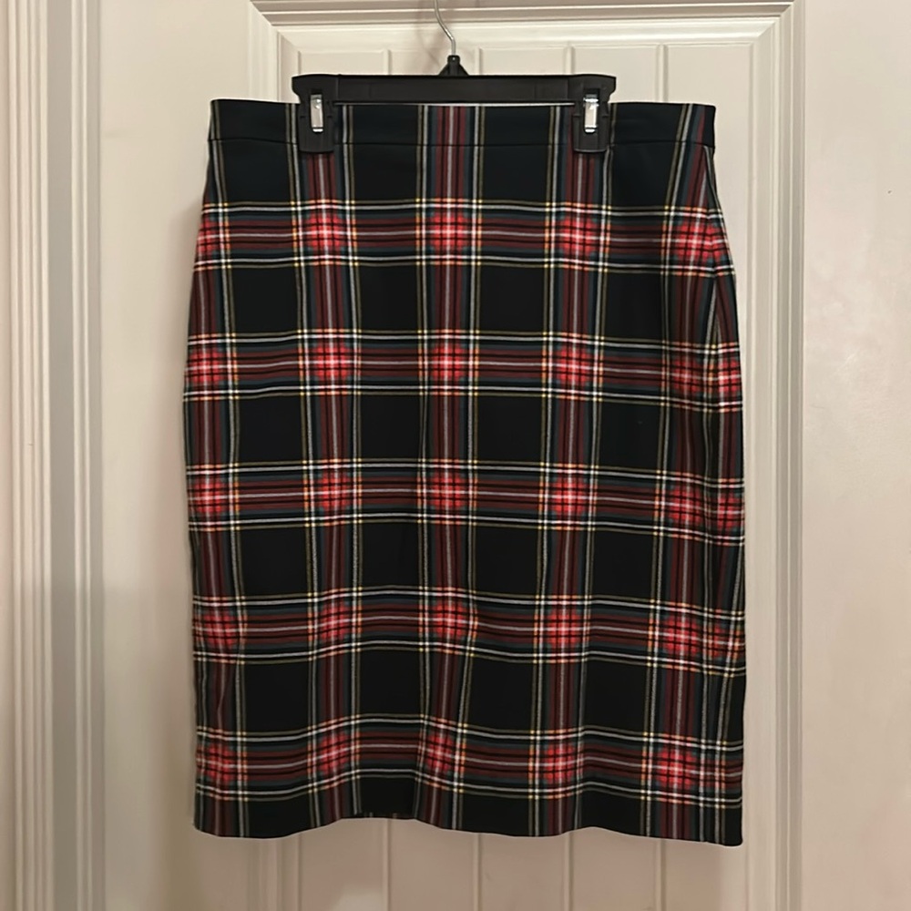 JCrew size 6 holiday plaid red/black skirt